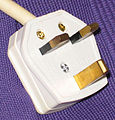 Stecker Typ G BS 1363 mit drei rechteckigen Stiften und integrierter Sicherung &mdash; UK-Standard